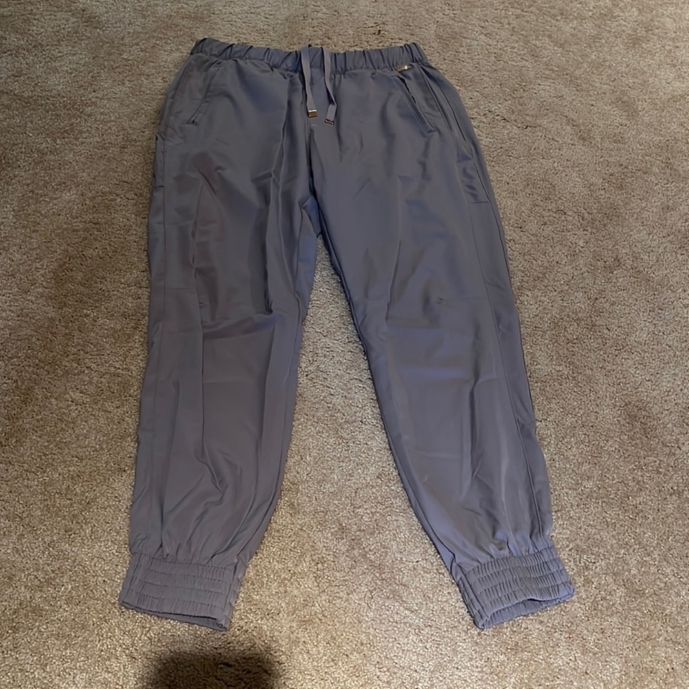 Jogger scrub bottoms